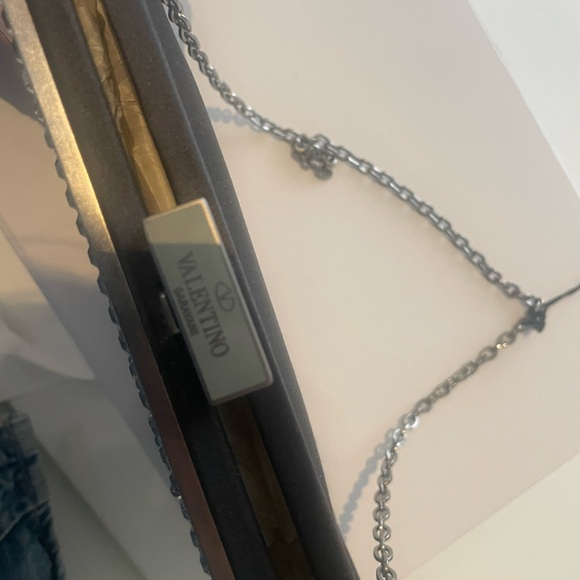 Black valentino night clutch with pearls - Picture 3 of 6